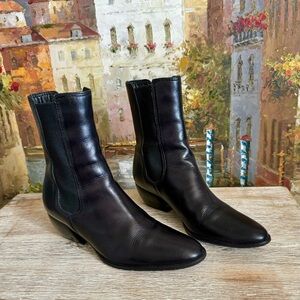 MATISSE Black Leather Women’s Boots 
Size 6.5